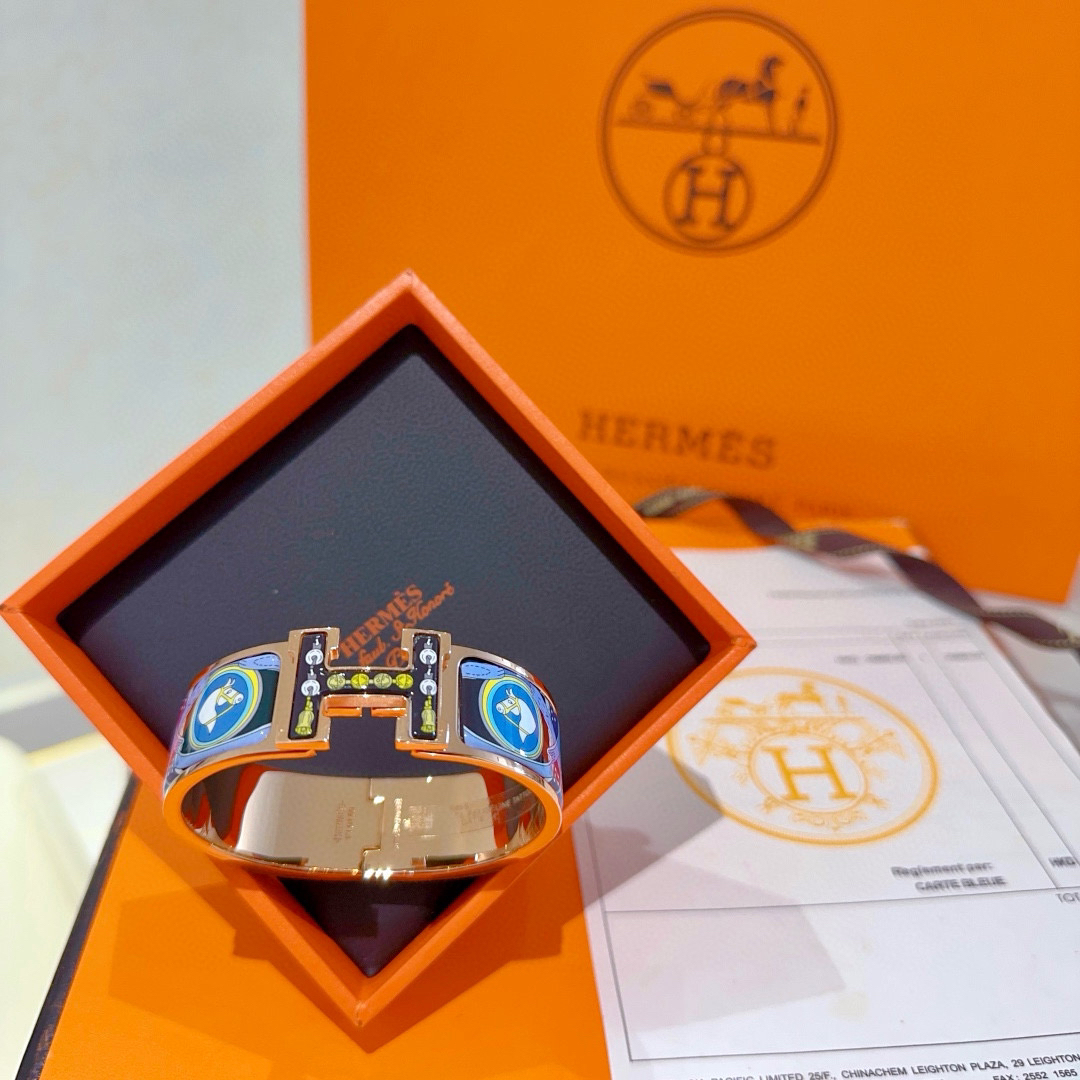 エルメス ブランドの象徴的なブレスレット