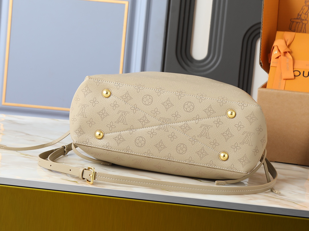 ルイ・ヴィトン ベラ･トート マヒナ子牛革「Bella Tote」