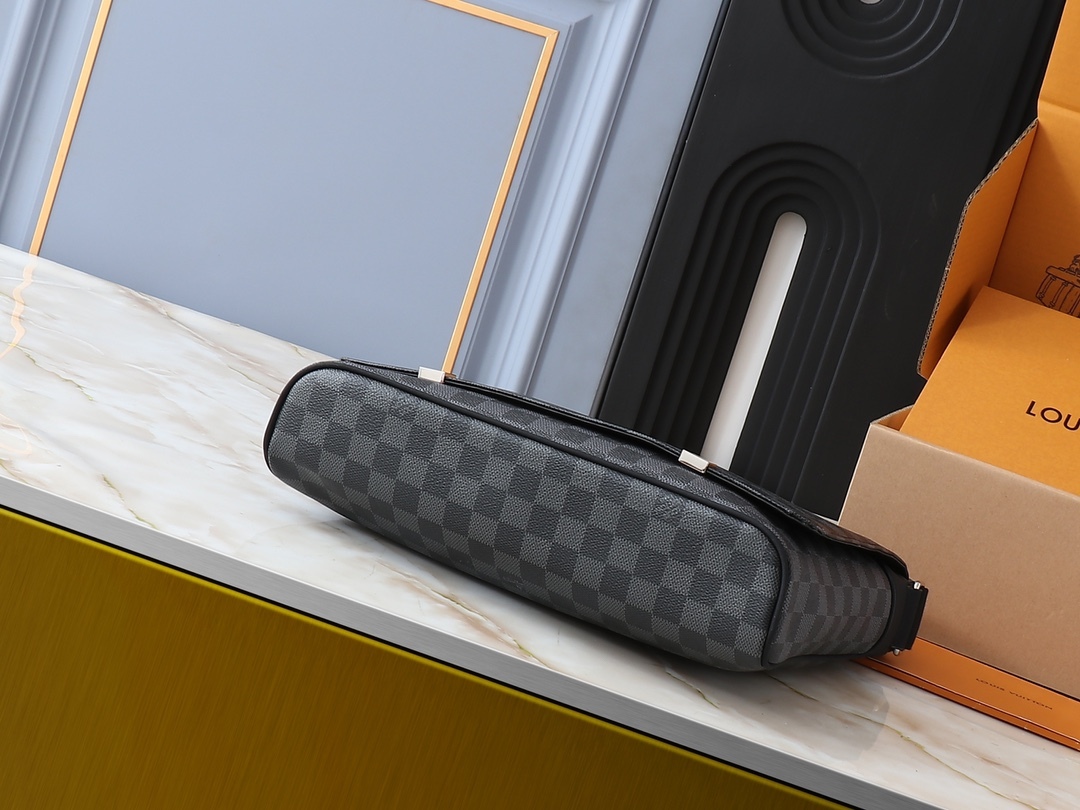 ルイ・ヴィトン ディストリクト PM/MM メッセンジャーバッグ「District」