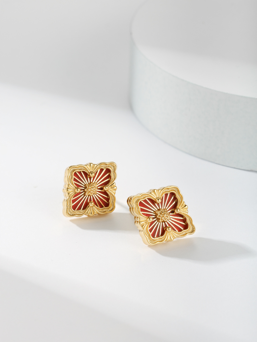 エルメス イヤリング、卓越した職人技の輝き