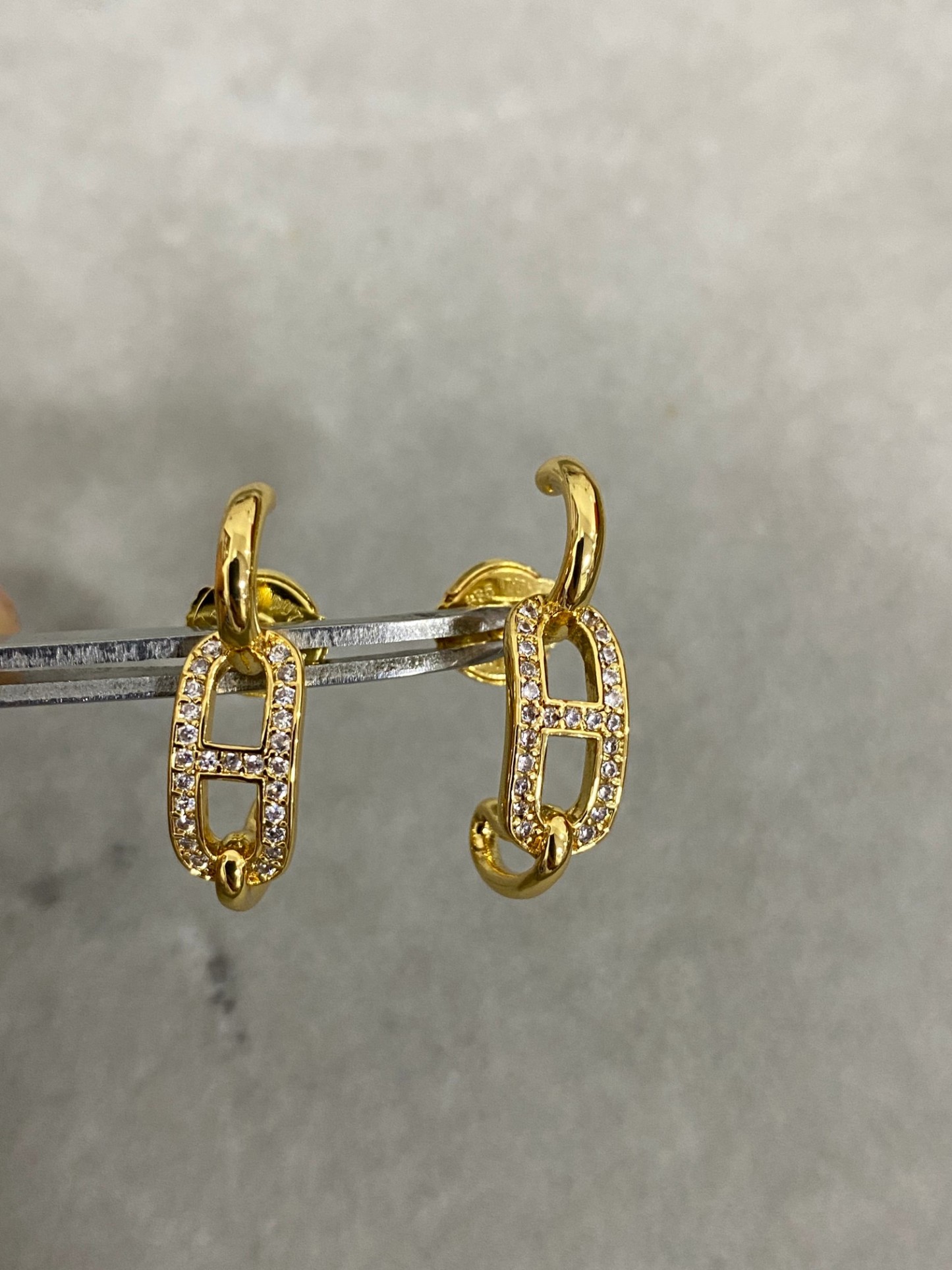 エルメス イヤリング、卓越した職人技の輝き