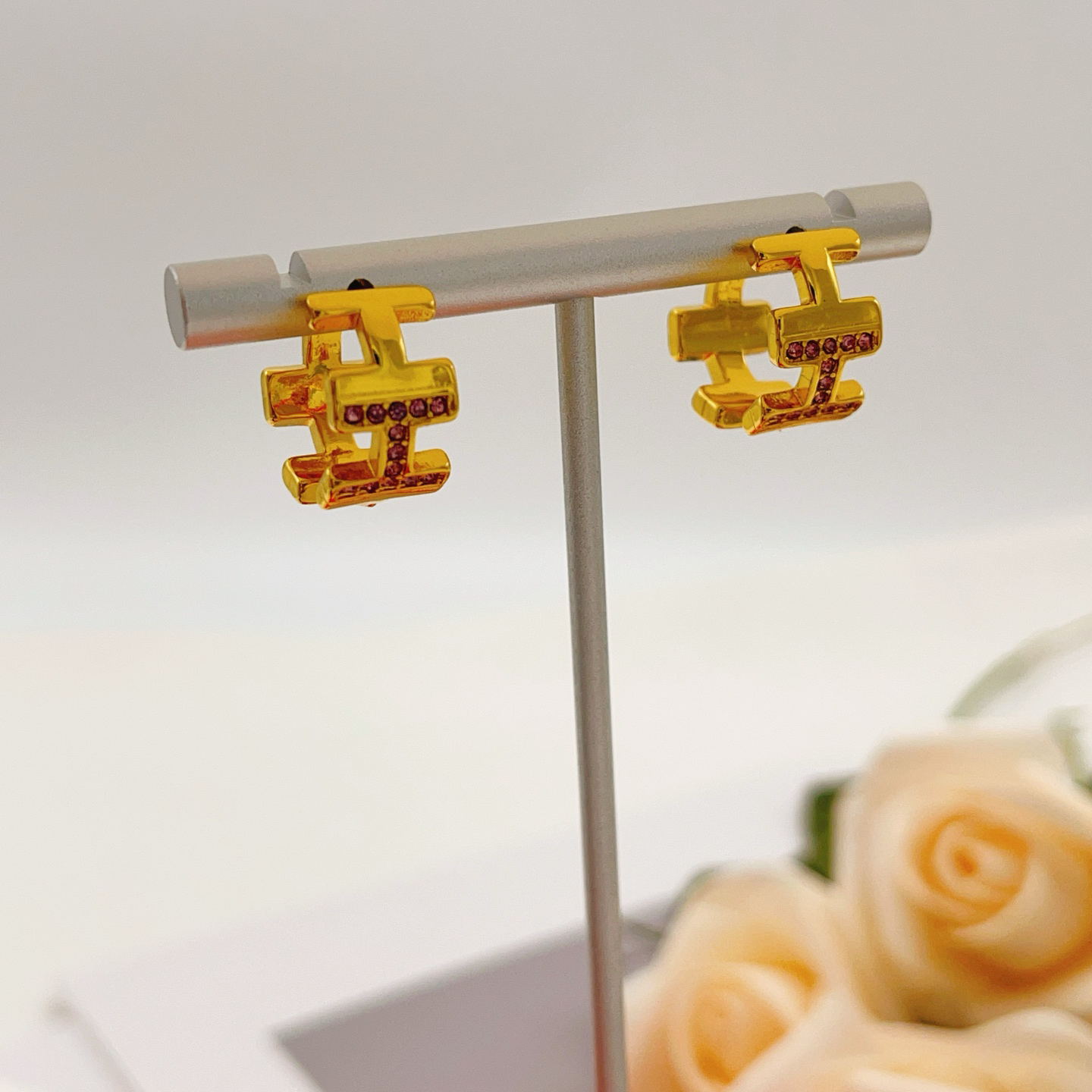 エルメス イヤリング、卓越した職人技の輝き