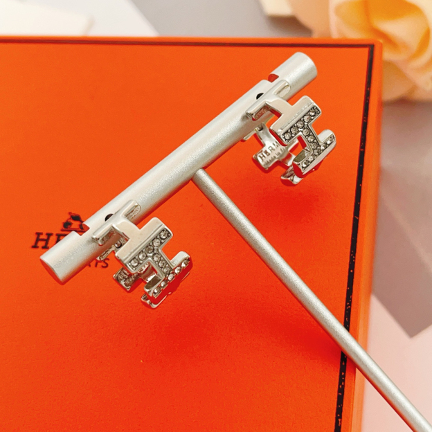 エルメス イヤリング、卓越した職人技の輝き