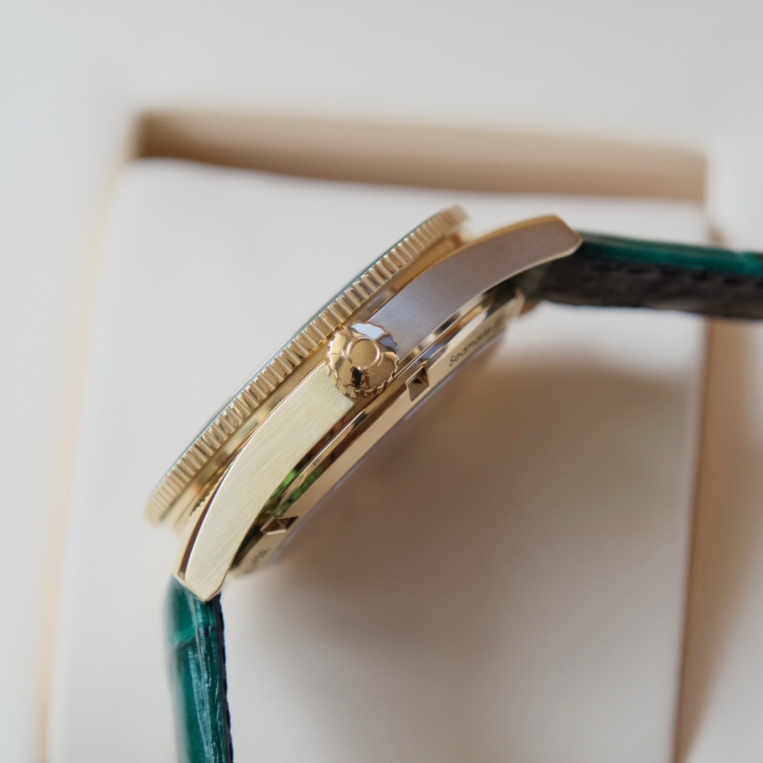 オメガ「Omega」Seamaster 300M マスター クロノメーター 41mm プラチナケース＆クロコダイルストラップ メンズ腕時計