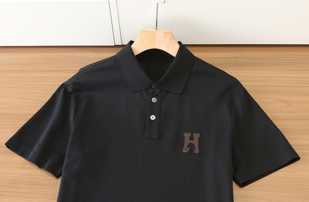 エルメス「Hermès」 春夏2026 刺繍コレクション Tシャツ