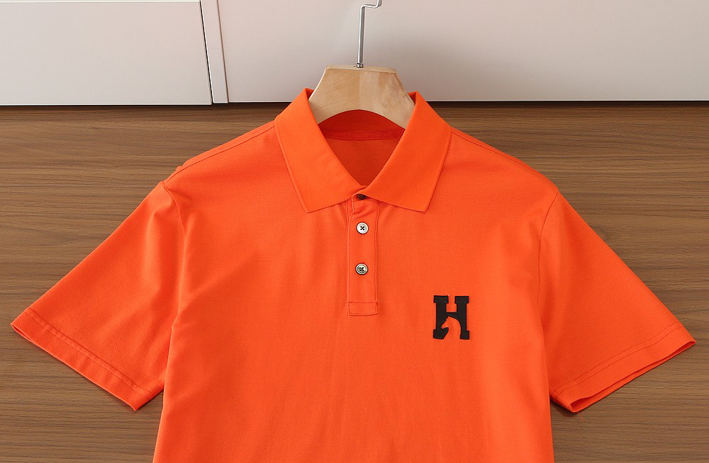 エルメス「Hermès」 春夏2026 刺繍コレクション Tシャツ