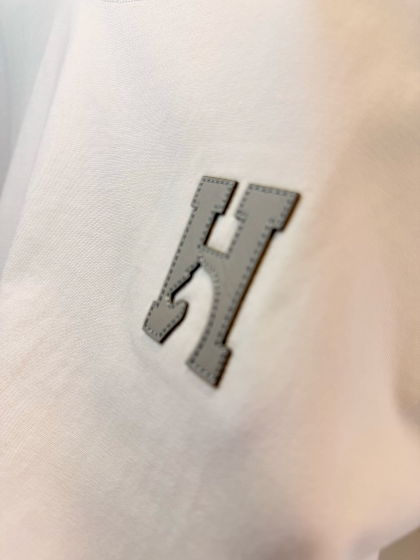 エルメス「Hermès」 クルーネックTシャツ 軽やかな着心地 春夏新作