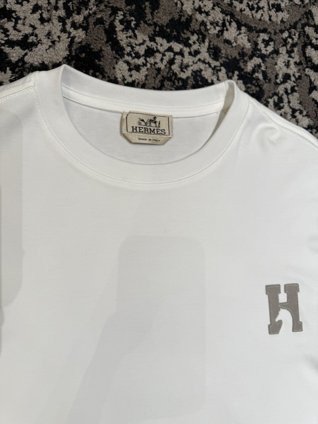 エルメス「Hermès」 クルーネックTシャツ 軽やかな着心地 春夏新作