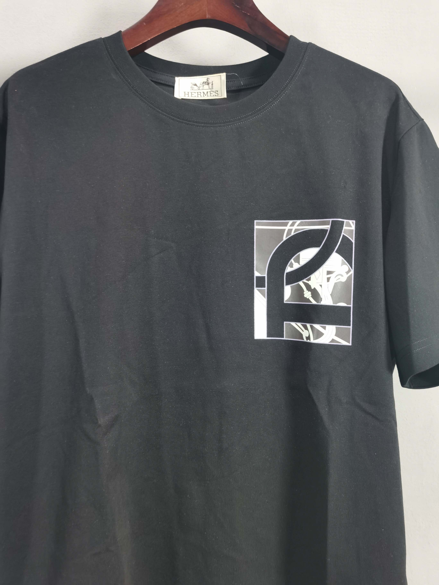 エルメス「Hermès」 クルーネックTシャツ 軽やかな着心地 春夏新作