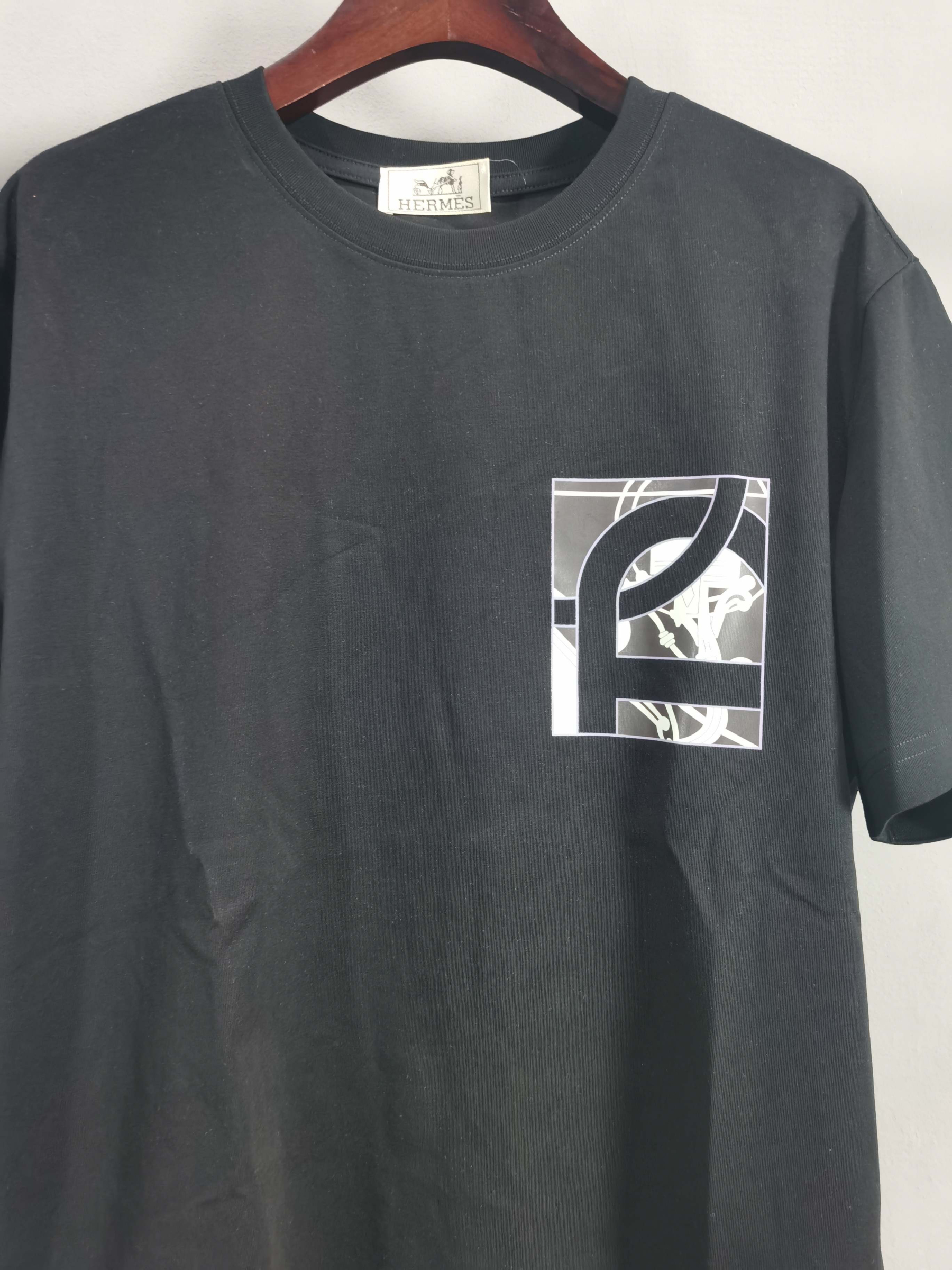 エルメス「Hermès」 クルーネックTシャツ 軽やかな着心地 春夏新作