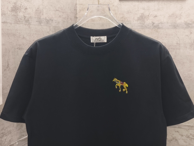 エルメス「Hermès」 クルーネックTシャツ 軽やかな着心地 春夏新作
