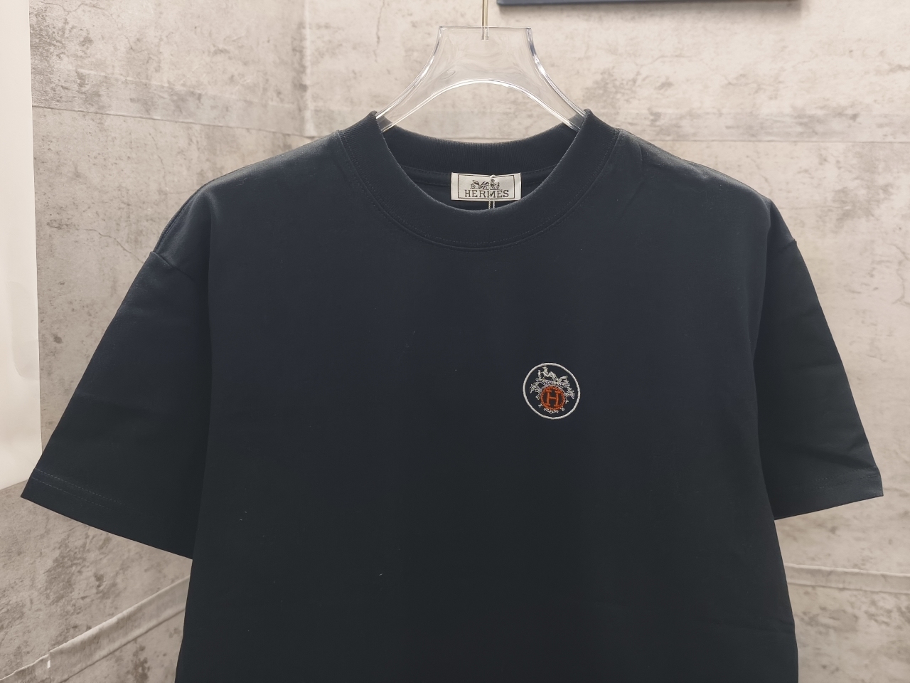 エルメス「Hermès」 クルーネックTシャツ 軽やかな着心地 春夏新作