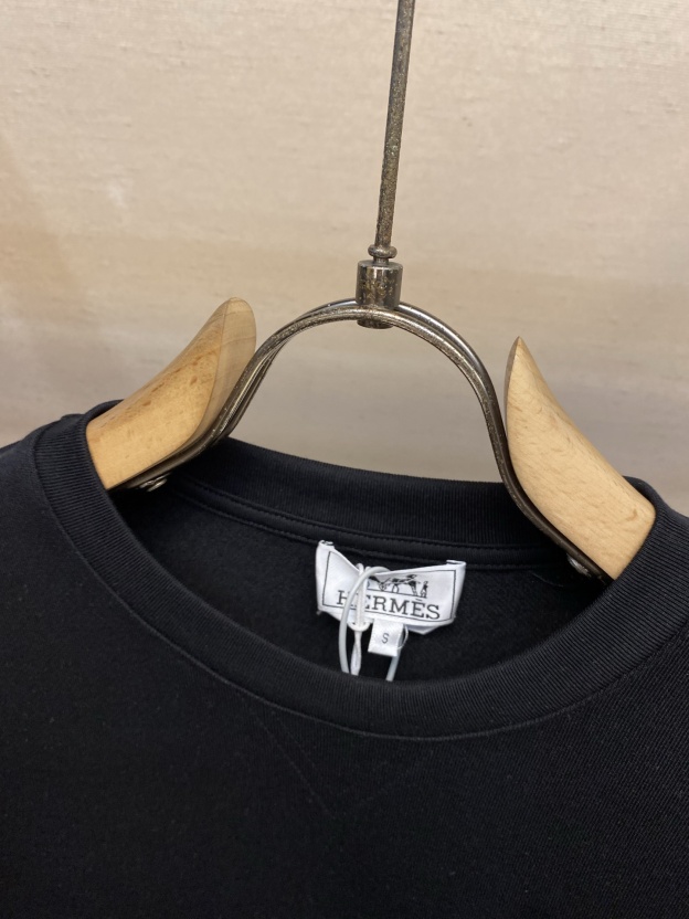 エルメス「Hermès」 クルーネックTシャツ 軽やかな着心地 春夏新作