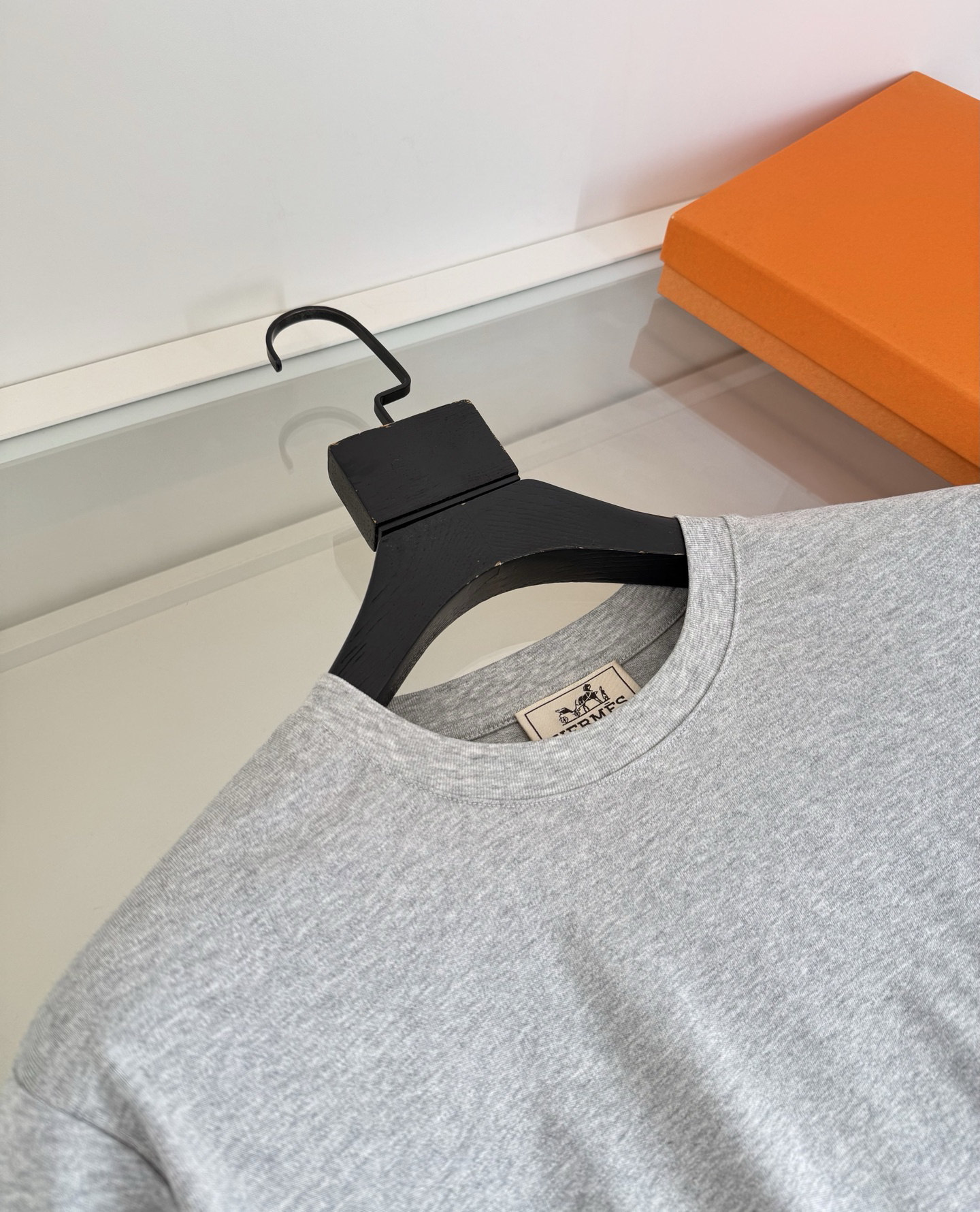 エルメス「Hermès」 クルーネックTシャツ 軽やかな着心地 春夏新作