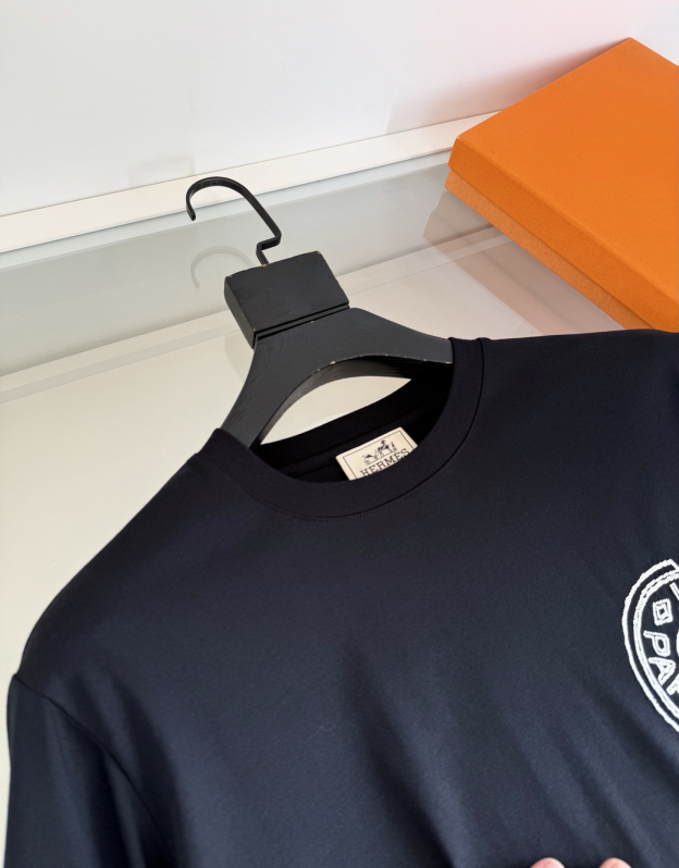 エルメス「Hermès」 クルーネックTシャツ 軽やかな着心地 春夏新作
