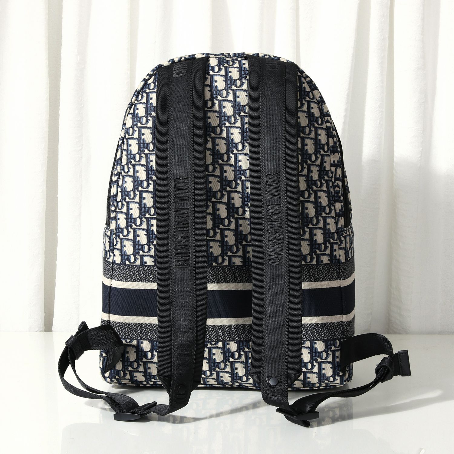 ディオール「Dior」Imported Oblique帆布 ダブルストラップ バックパック【中性デザイン×実用性】