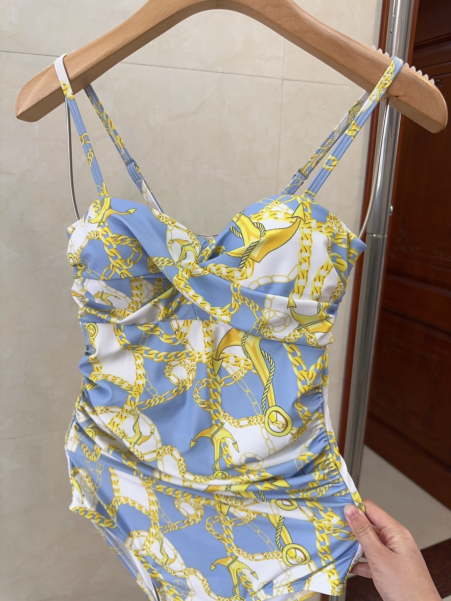 エルメス「Hermès」ワンピース水着「2025夏季限定・人気プレミアムスイム登場！」