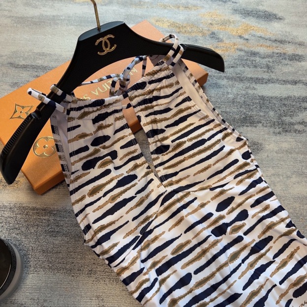 ルイ・ヴィトン「Louis Vuitton」ワンピース水着「2025夏季限定・人気プレミアムスイム登場！」