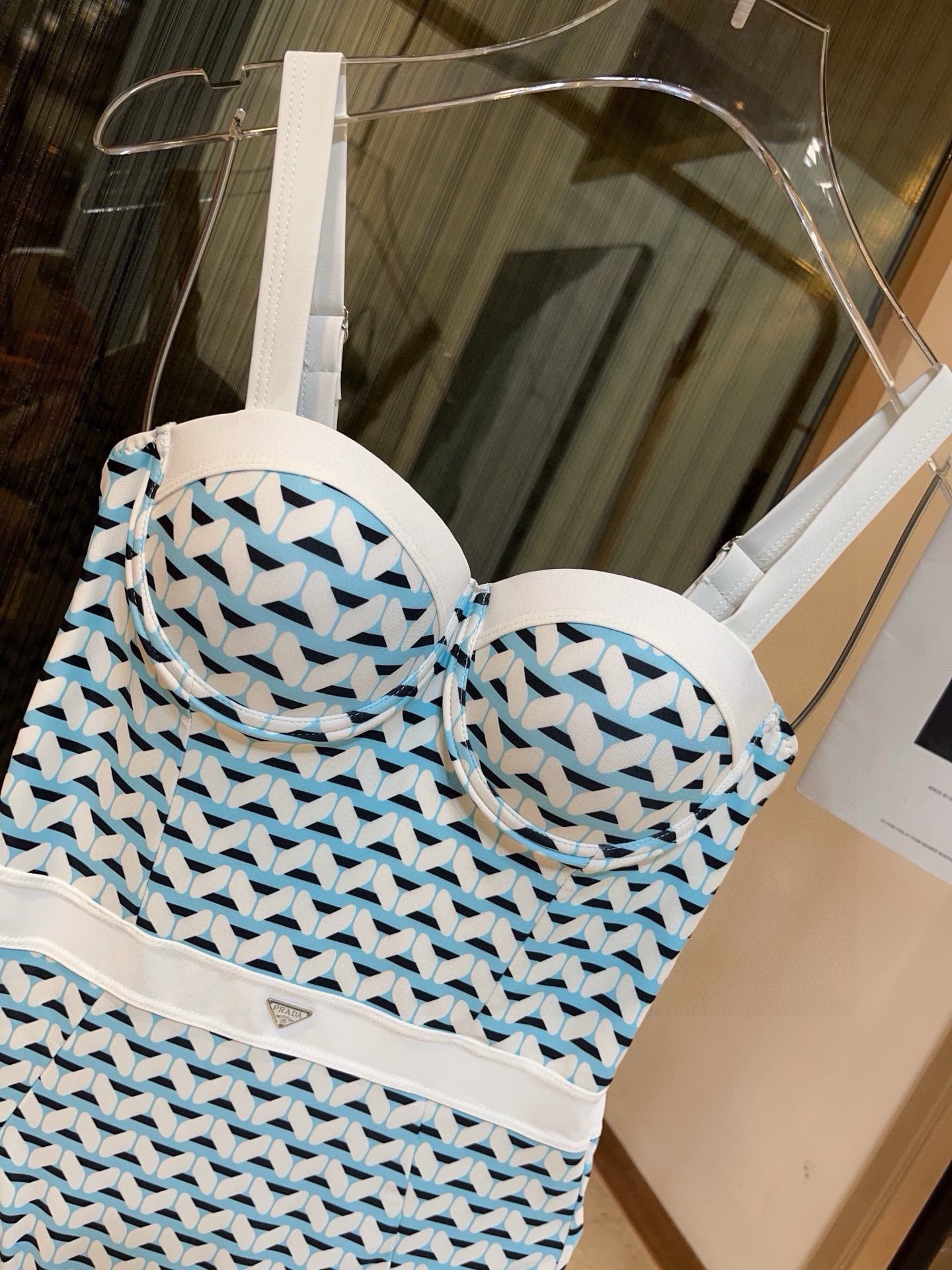 プラダ「PRADA」ワンピース水着「2025夏季限定・人気プレミアムスイム登場！」