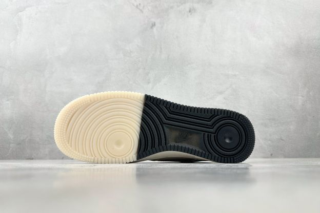 「コラボモデル」Supreme × Nike Air Force 1 Low スニーカー