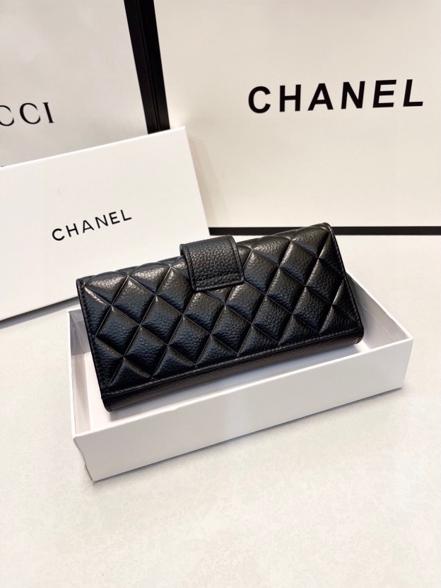 シャネル「Chanel」三つ折りレザーウォレット