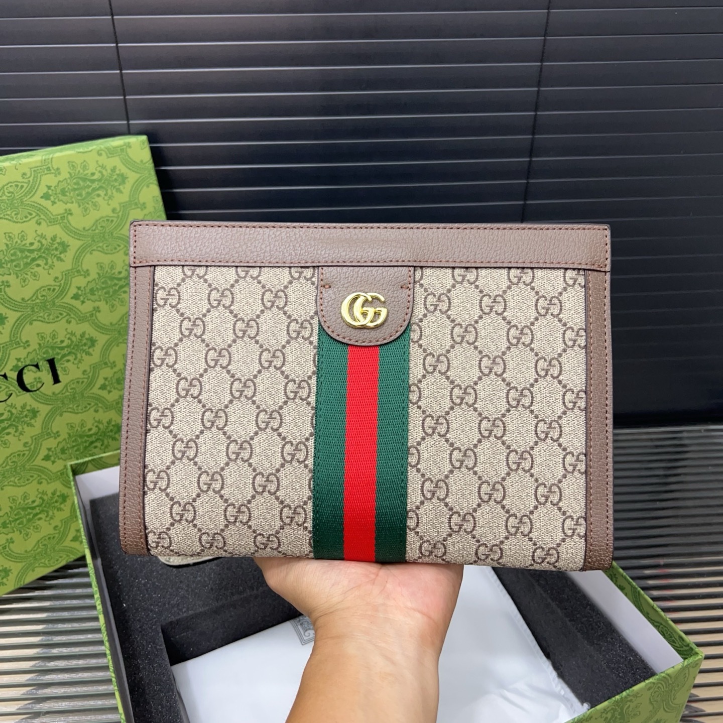 「グッチ」Gucci GG 柄クラッチバッグ＋チャーム＋ドール ギフトセット 限定セール 大人気販売中