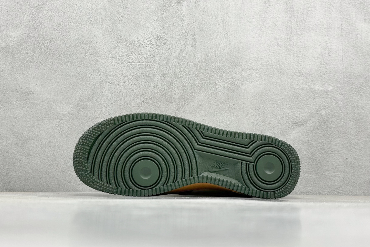 「コラボモデル」Supreme × Nike Air Force 1 Low スニーカー