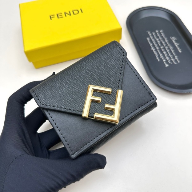 フェンディ「Fendi」FFダイヤモンド財布