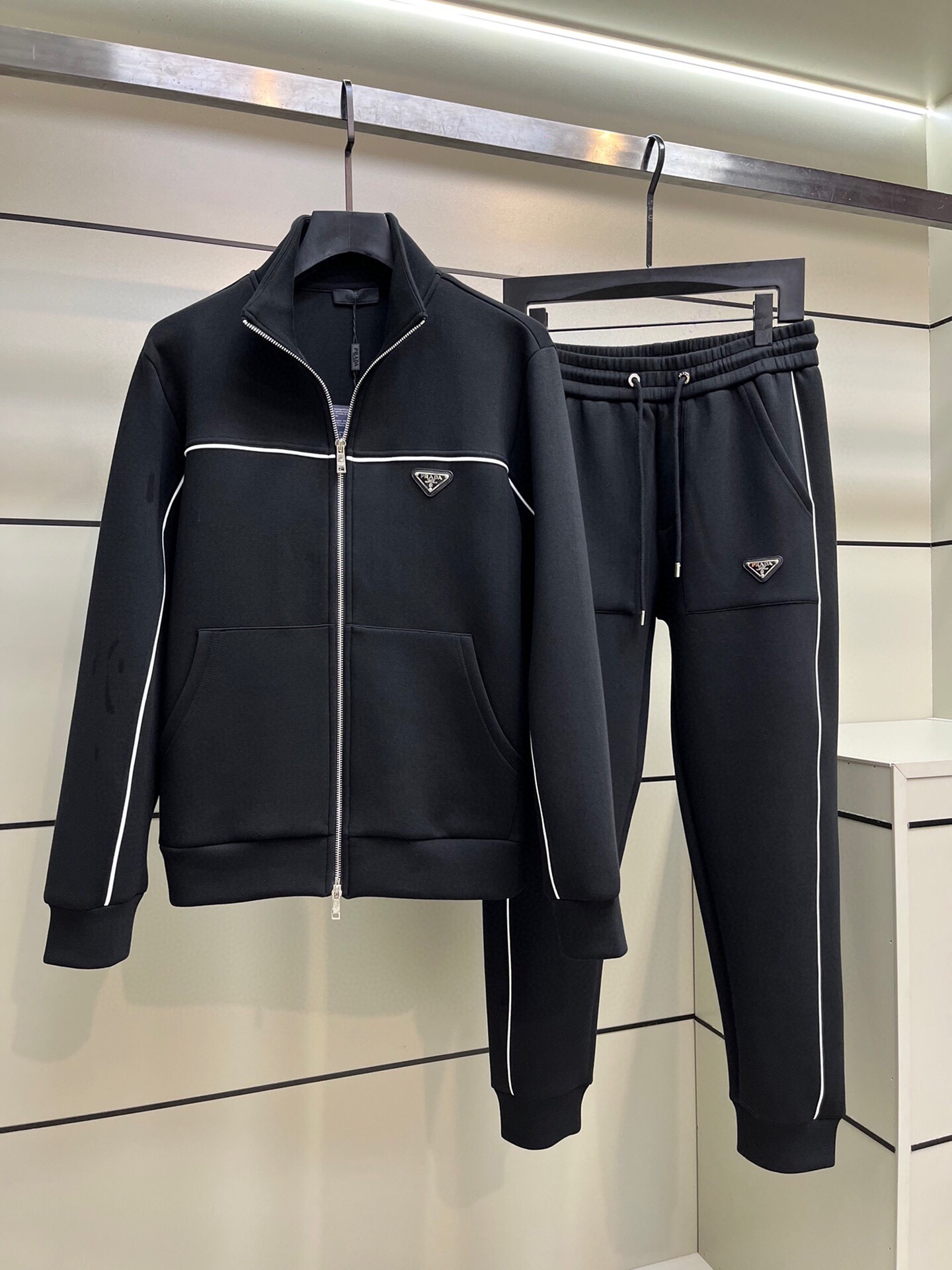 プラダ「Prada」メンズ  カジュアルスポーツセット