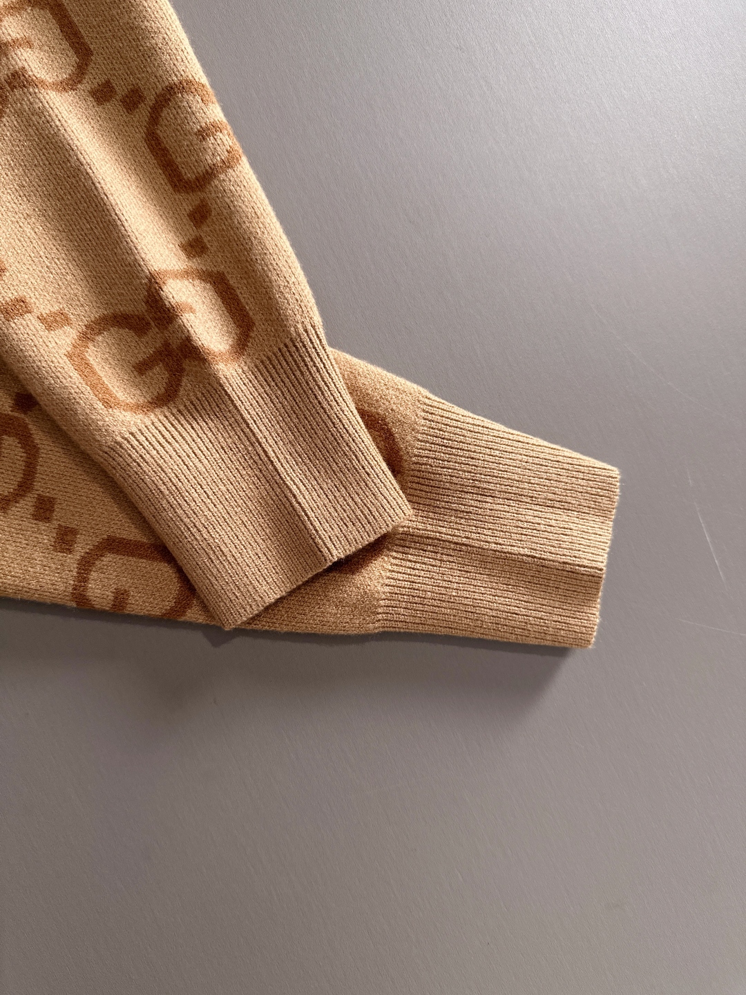 グッチ「Gucci」秋冬ウール混紡丸首プルオーバーニットセーター