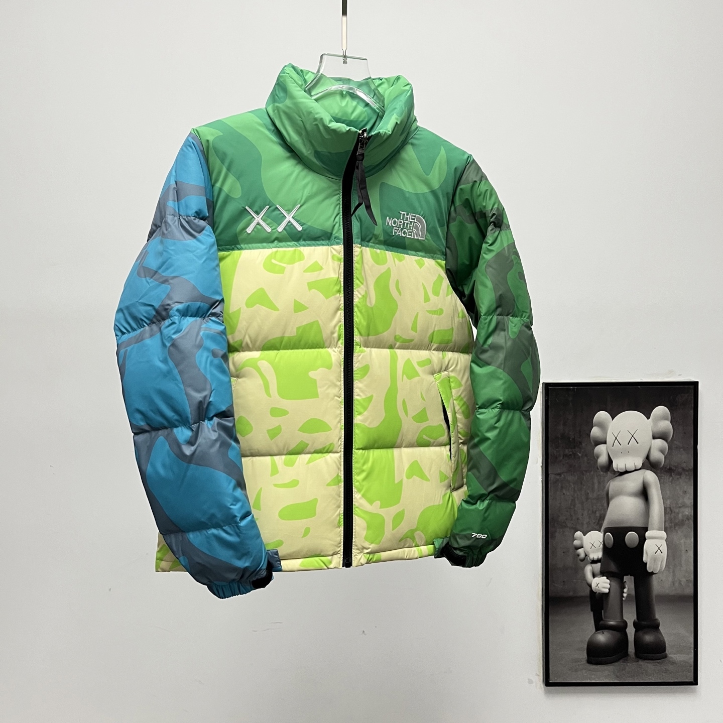 ザ・ノースフェイス XX KAWS 夢のコラボレーション ファッションフーディダウンジャケット 男女兼用