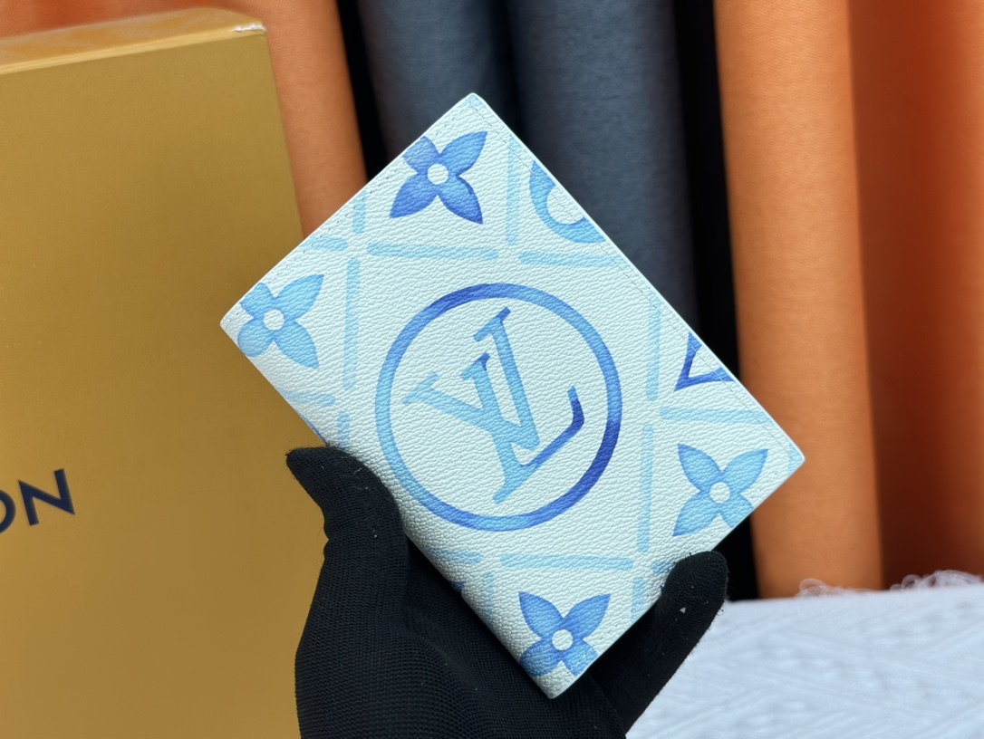 ルイ・ヴィトン パスポートカバー クーヴェルテュール･パスポール