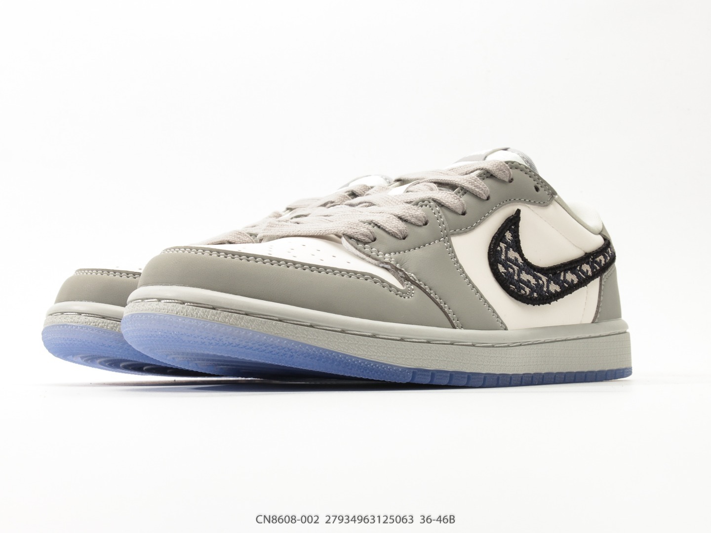 ディオール × エアジョーダン 1 ロー スニーカー「Dior x Nike限定コラボモデル」