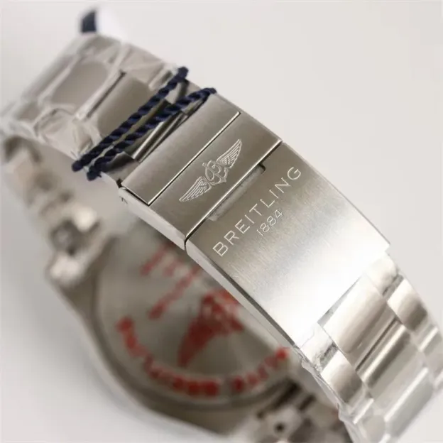 ブライトリング「Breitling」アベンジャーⅡ シーウルフ メンズウォッチ45MM