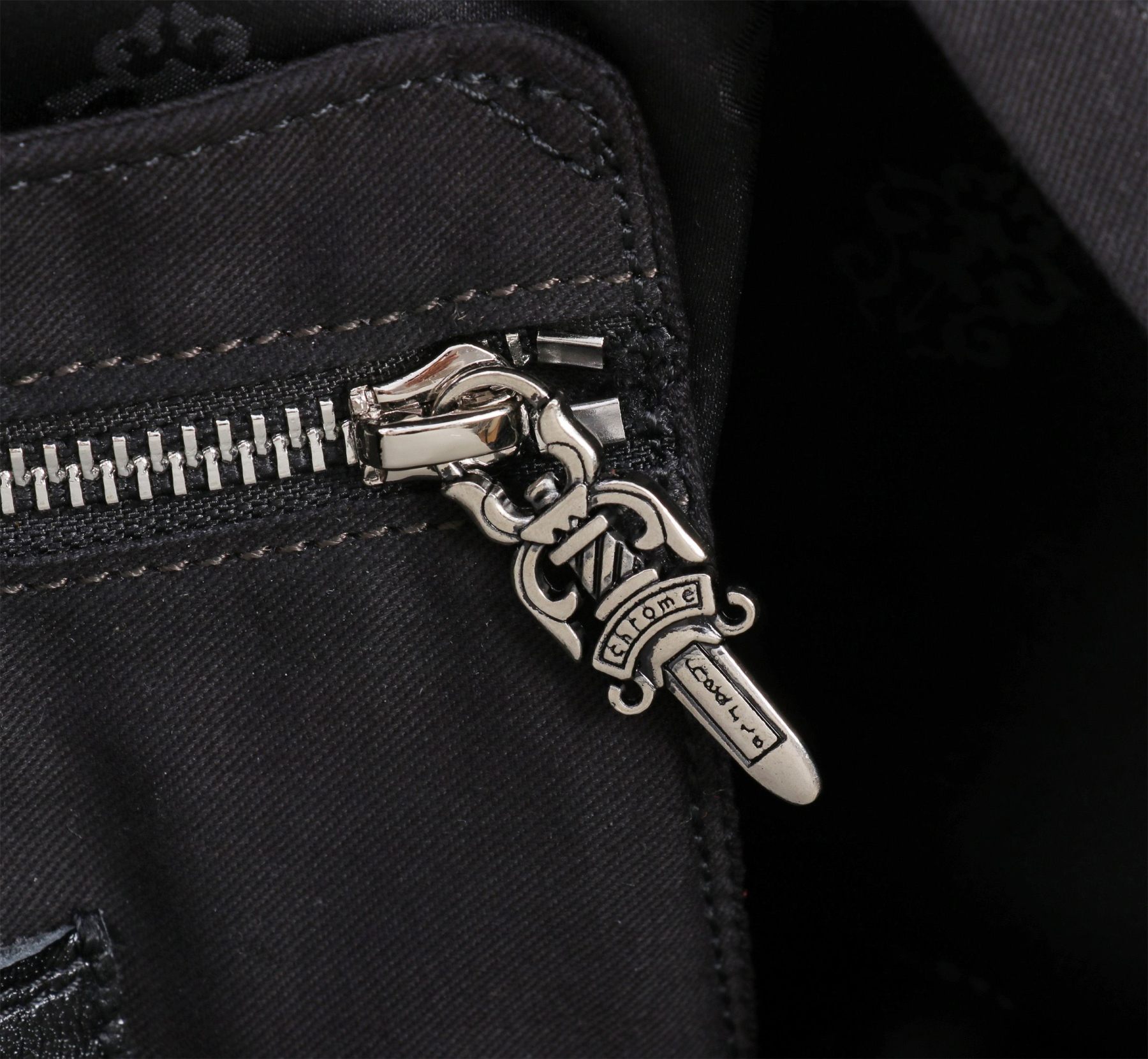 クロムハーツ「Chrome Hearts」十字架のトートバッグ