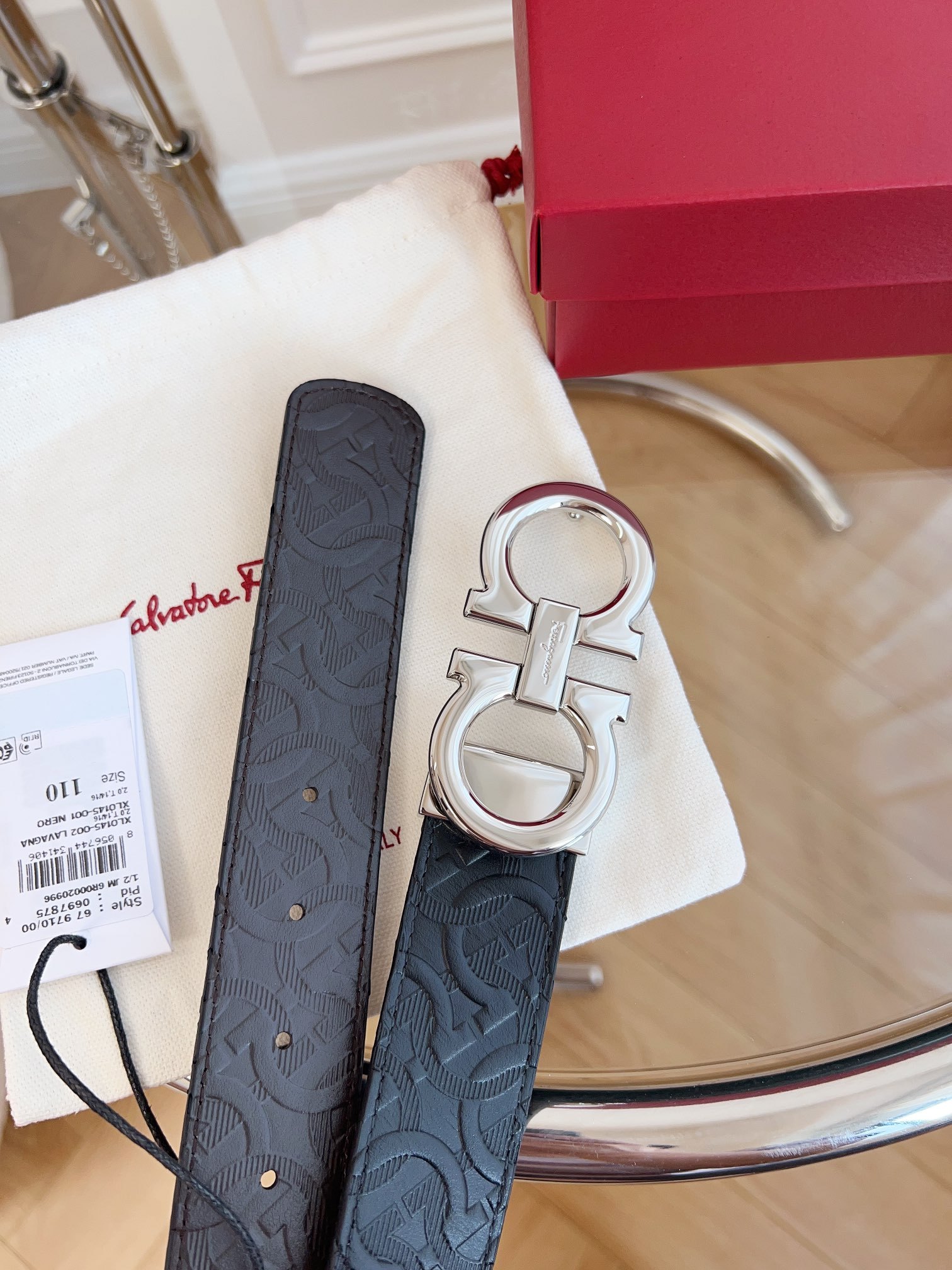 【新規倉庫入り】Salvatore Ferragamo 職人仕上げ高級ベルト「全長約 100cm」