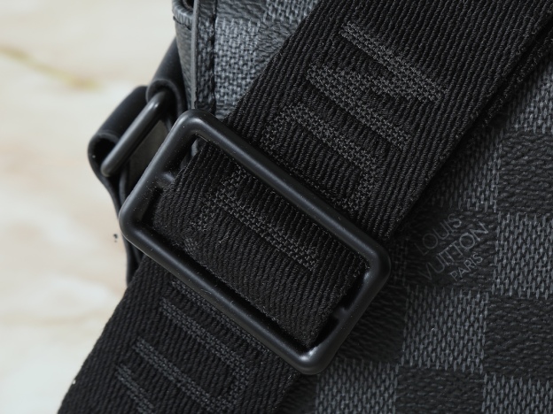 ルイ・ヴィトン「Louis Vuitton」S-Cape メッセンジャーバッグ