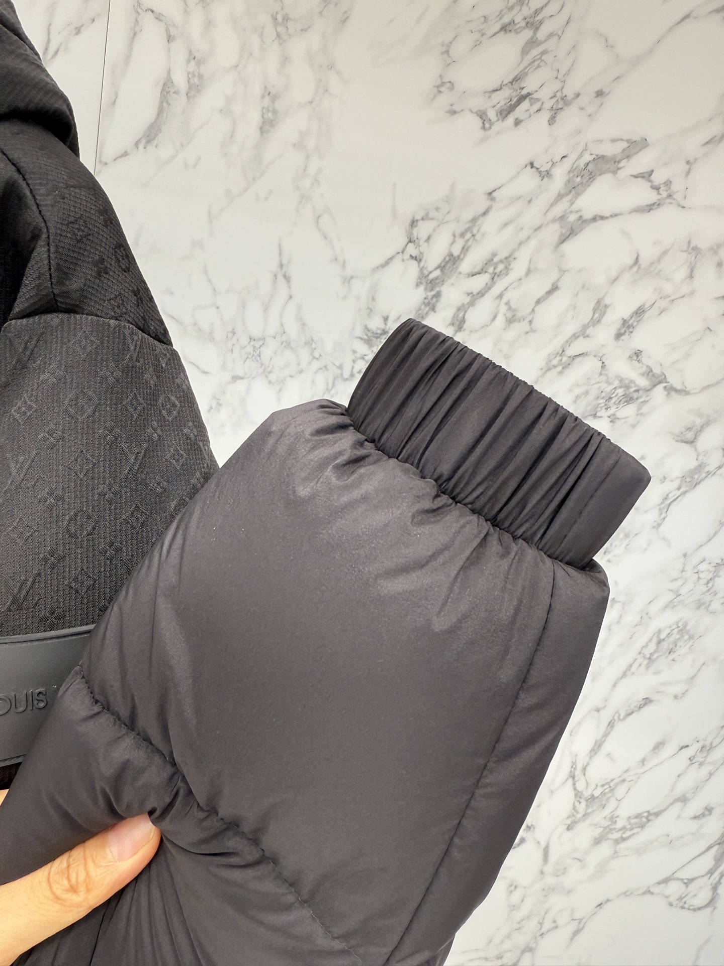 ルイ・ヴィトン「Louis Vuitton」Down Blouson ダウンジャケット