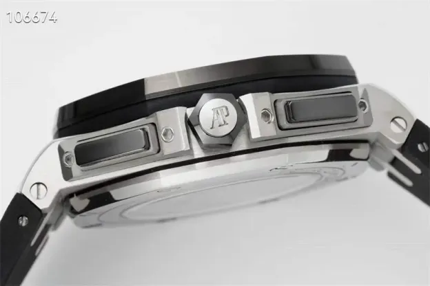 オーデマ ピゲ「Audemars Piguet」ロイヤルオーク オフショア クロノグラフ 44MM