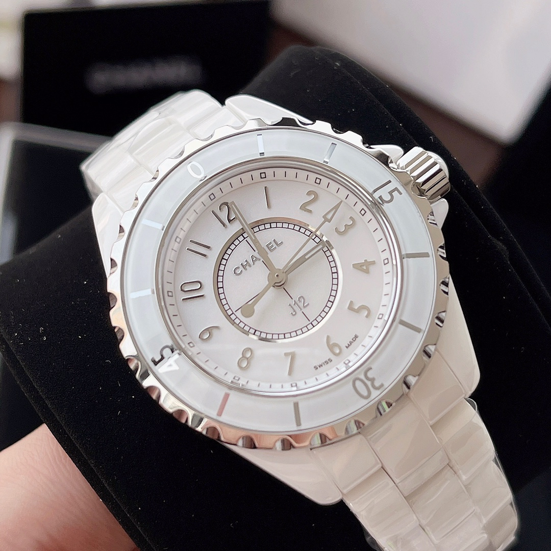 シャネル「Chanel」J12 キャリバー 33MM