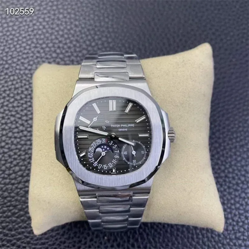 パテック フィリップ「Patek Philippe」ノーチラス 40MM