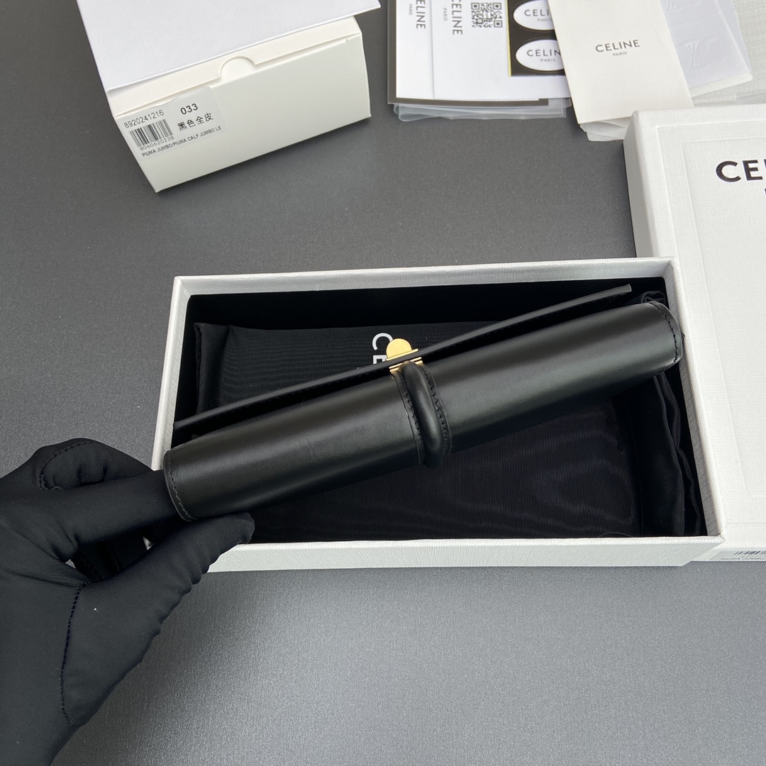 セリーヌ「Celine」TRIOMPHE16 光沢牛革財布