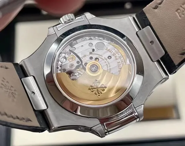 パテック フィリップ「Patek Philippe」Nautilus 5726 年歴腕時計41MM