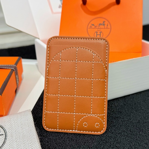 【限定新入荷】エルメス Cheval MagSafe 本革カードケース「12 シリーズ以降全 iPhone 対応」