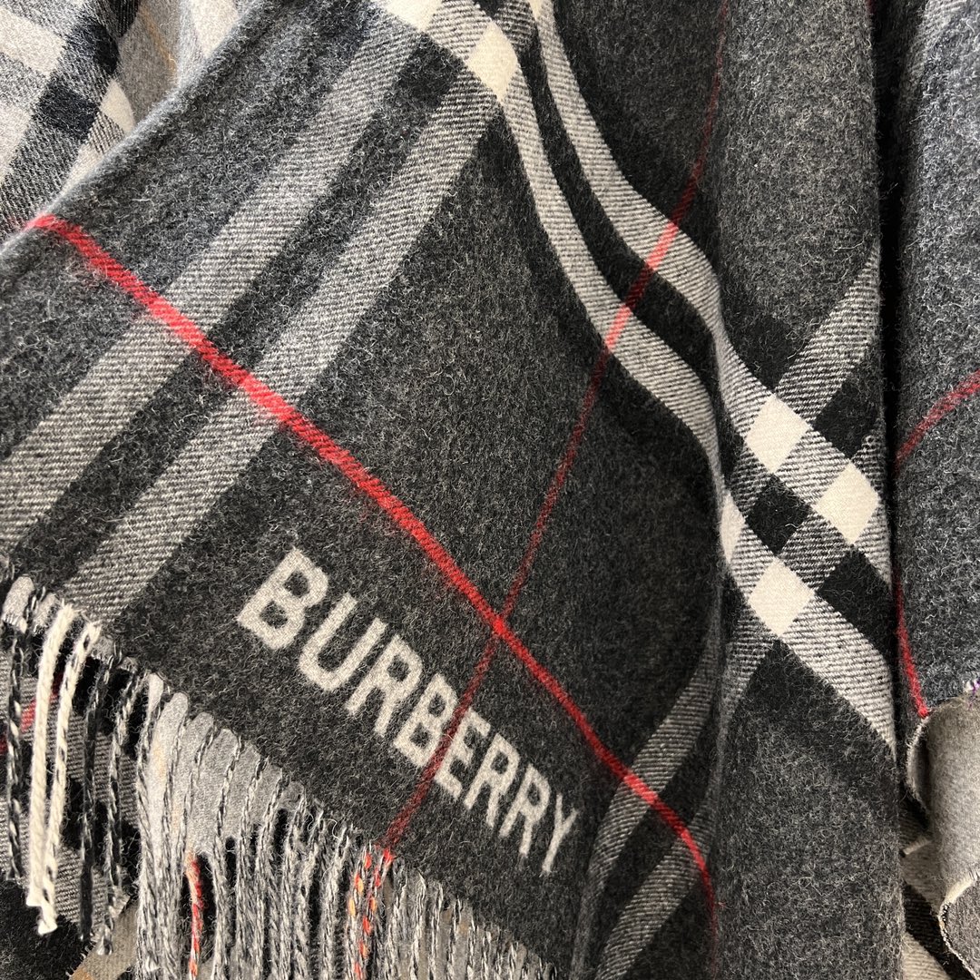 バーバリー「Burberry」リバーシブル チェック ウール ケープ 140 x 140cm