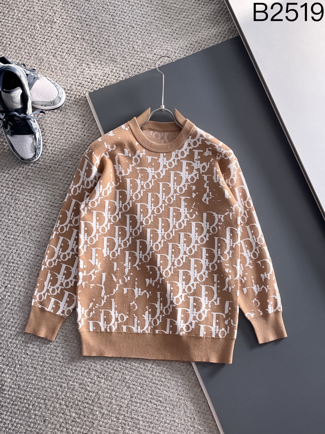 ディオール「Dior」秋冬新作ニットクルーネックセーター