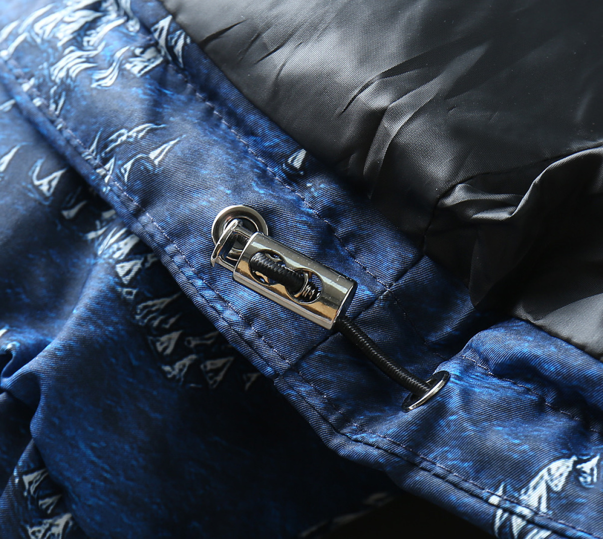 ルイ・ヴィトン「Louis Vuitton」‌秋冬用フード付きダウンジャケット 男女兼用