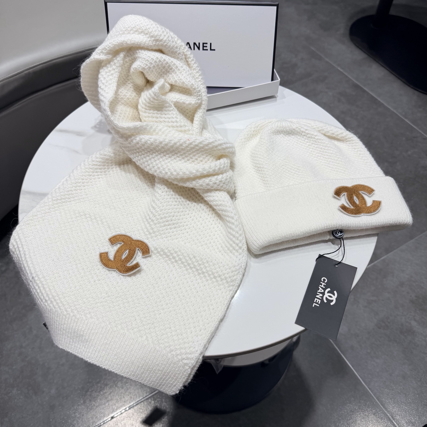 【定番人気】シャネル 秋冬 防寒アクセサリー マフラー＆ハットセット