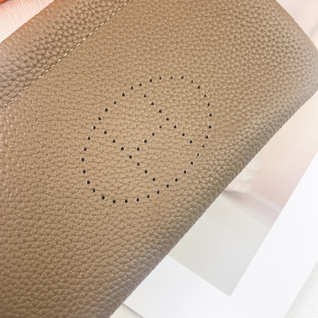 【厳選新入荷】エルメス Evelyne Zip Pouch イヴリンファスナーハンドポーチ「携帯小銭収納レザー小物」