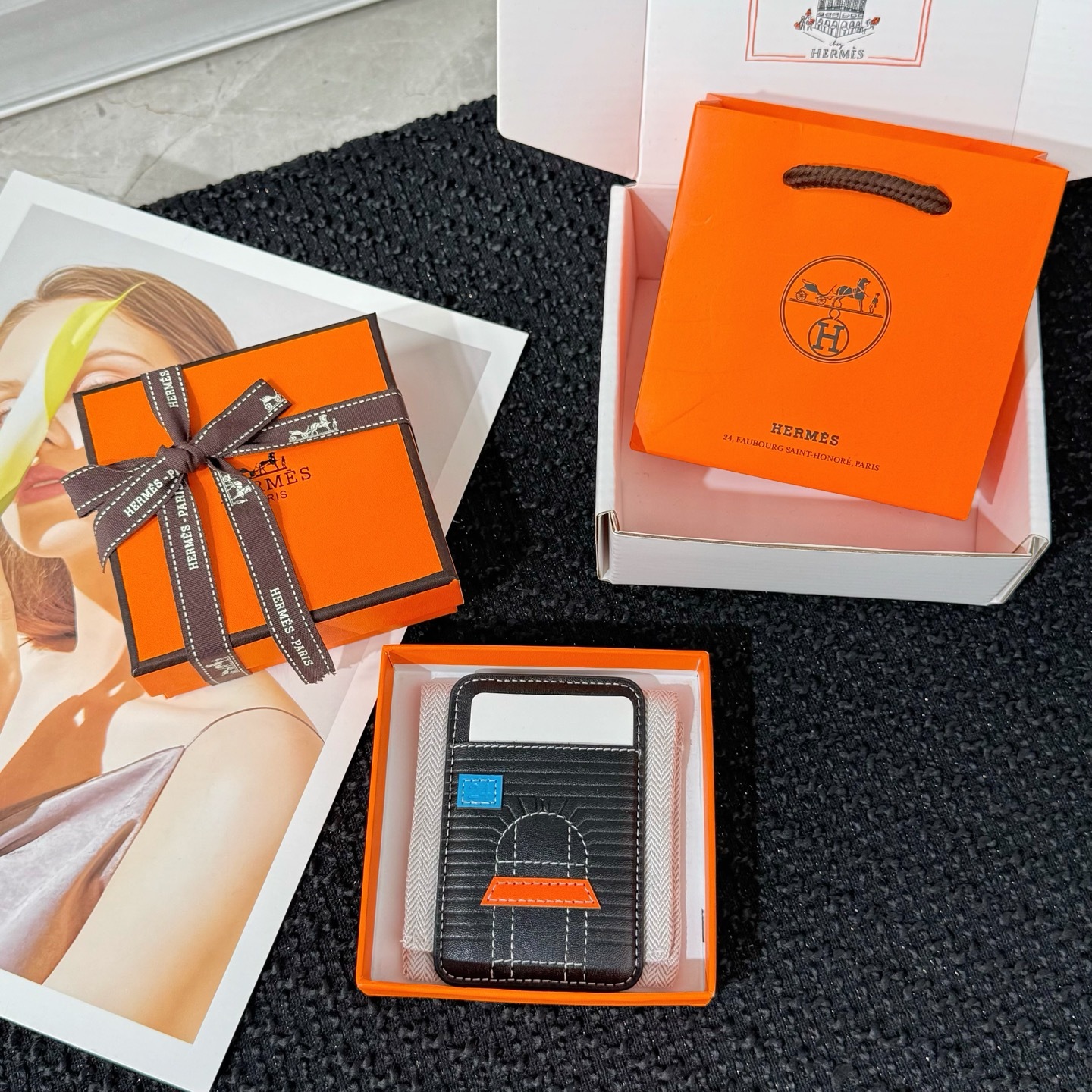 【限定新入荷】エルメス Cheval MagSafe 本革カードケース「12 シリーズ以降全 iPhone 対応」